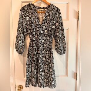 Boden, notched neck jersey dress. Black and White floral. (10r)